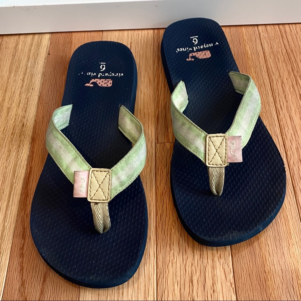 Vineyard vines Womens navy classic flip flops Sz 6